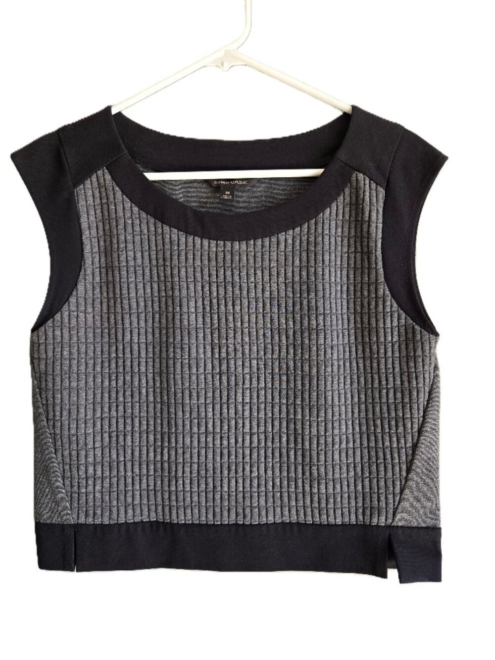 BANANA REPUBLIC Quilted Front Dark Academia Gray and Black Tank Top Women's M